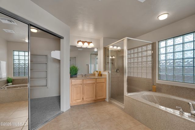 13918 E Fiery Dawn Drive, Vail, AZ 85641