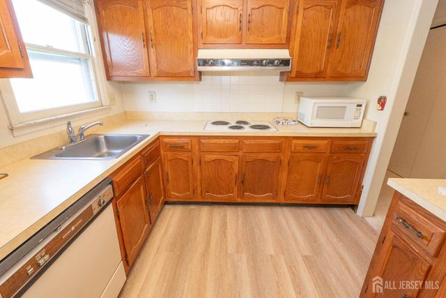 487 Somerset Lane N, Monroe, NJ 08831