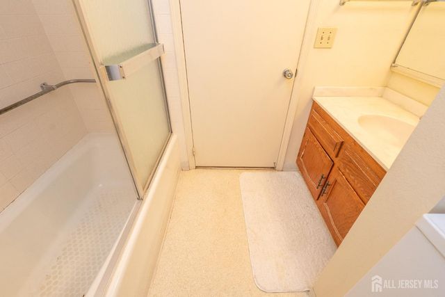 487 Somerset Lane N, Monroe, NJ 08831