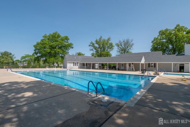 487 Somerset Lane N, Monroe, NJ 08831