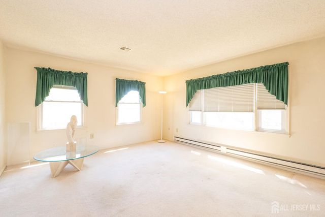 487 Somerset Lane N, Monroe, NJ 08831