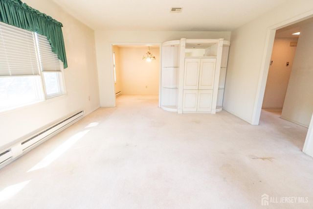 487 Somerset Lane N, Monroe, NJ 08831