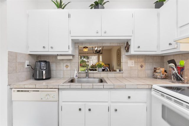 4441 NW 16th St J110, Fort Lauderdale, FL 33313