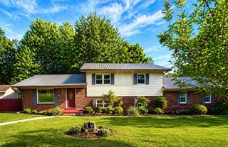 2793 Old Blacktop Rd, Mc Ewen, TN 37101