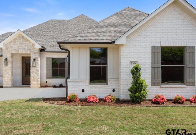 5324 Hollytree Dr, Tyler, TX 75703