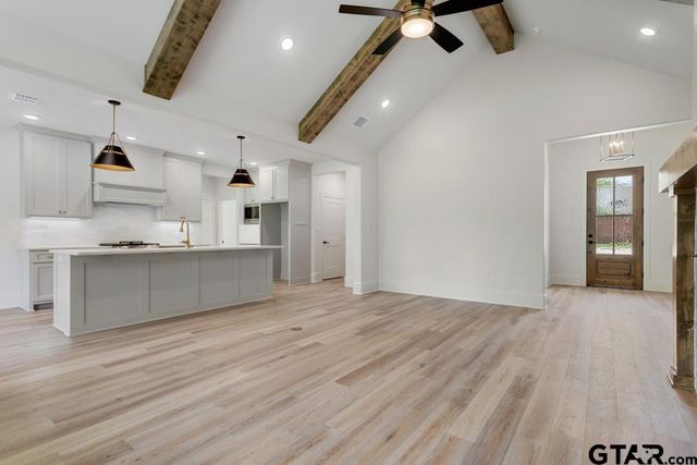 5324 Hollytree Dr, Tyler, TX 75703