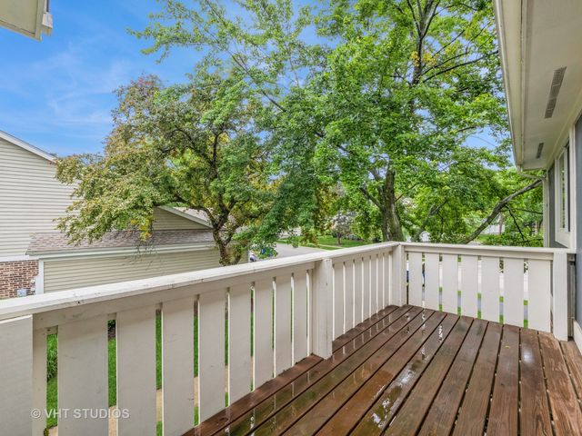 127 Wolcott Court 2, Schaumburg, IL 60193