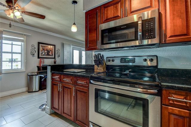 5111 COQUINA KEY DRIVE SE C, St Petersburg, FL 33705