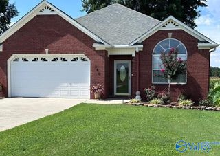 146 Village Lane, Boaz, AL 35956