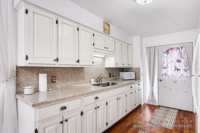 965 Andover Court SE, Kentwood, MI 49508