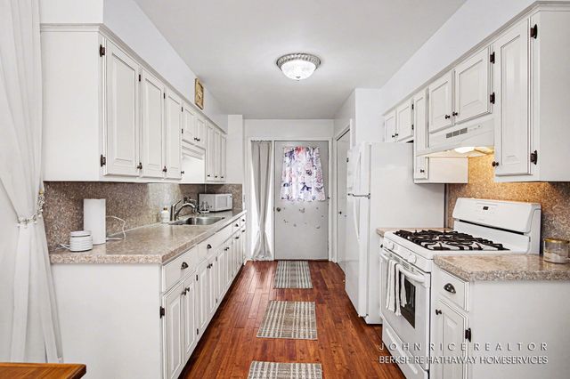 965 Andover Court SE, Kentwood, MI 49508