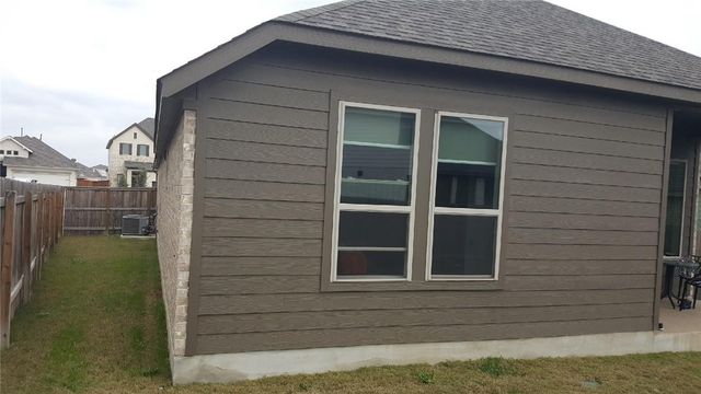 212 Freeman LOOP, Liberty Hill, TX 78642