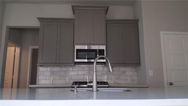 212 Freeman LOOP, Liberty Hill, TX 78642
