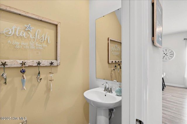 9200 Island Shore Avenue, Calabash, NC 28467