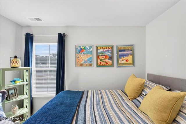 9200 Island Shore Avenue, Calabash, NC 28467