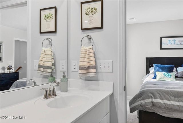 9200 Island Shore Avenue, Calabash, NC 28467