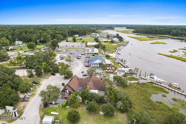 9200 Island Shore Avenue, Calabash, NC 28467