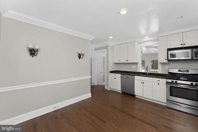 431 LITTLEBROOK RD, Berwyn, PA 19312