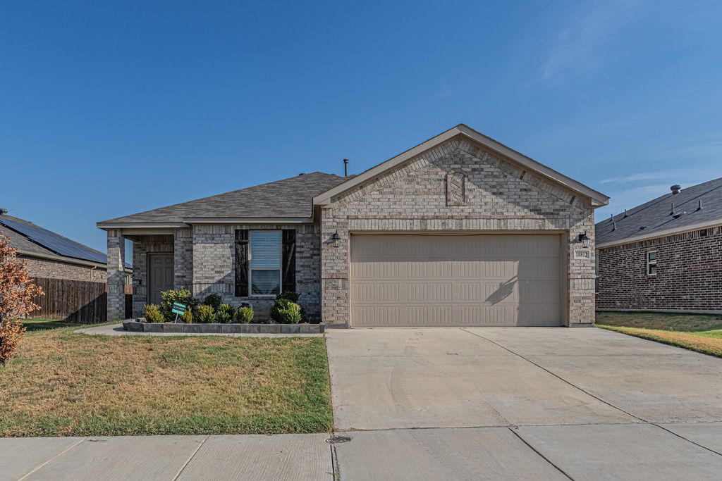 10812 Pinyon Court, Fort Worth, TX 76108 — exterior