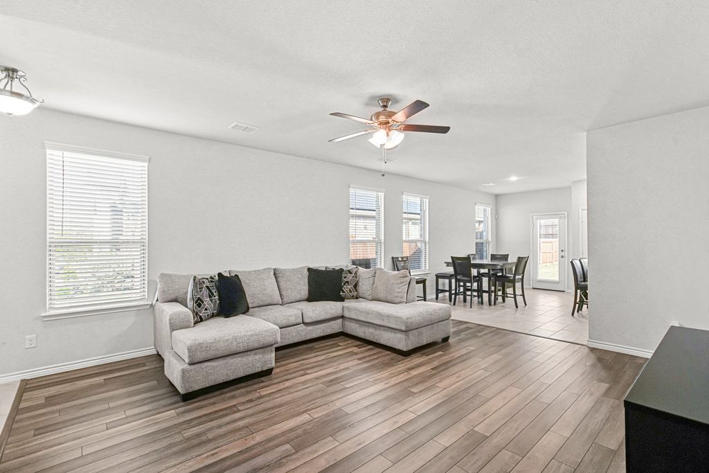 10812 Pinyon Court, Fort Worth, TX 76108 — photo 4