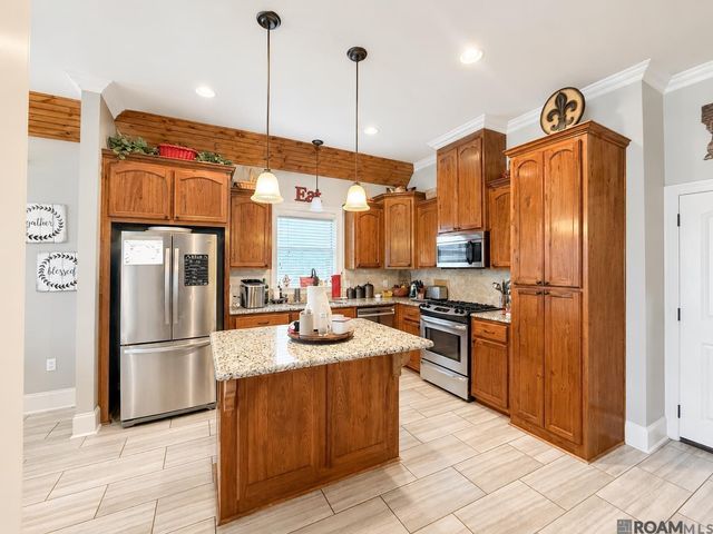 6715 Marengo Dr, Addis, LA 70710