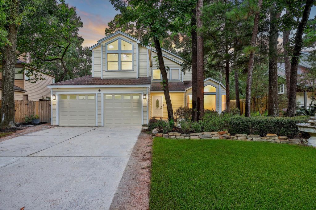 35 Shallow Pond Place, The Woodlands, TX 77381