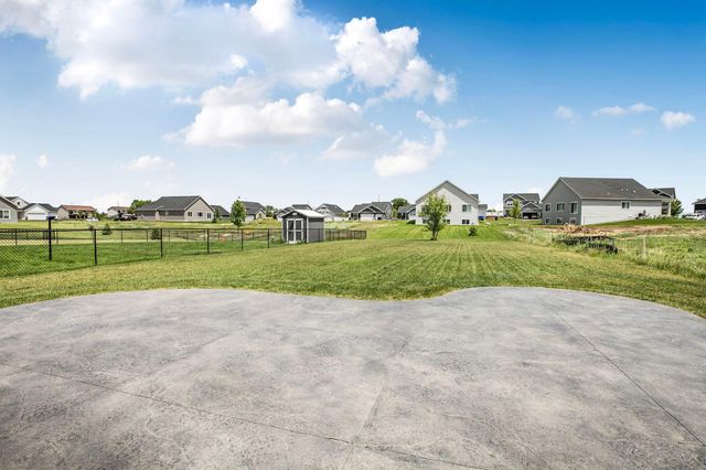 8582 Edmonson Way NE, Monticello, MN 55362
