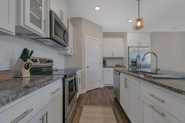 8582 Edmonson Way NE, Monticello, MN 55362