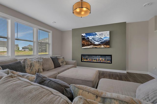 8582 Edmonson Way NE, Monticello, MN 55362