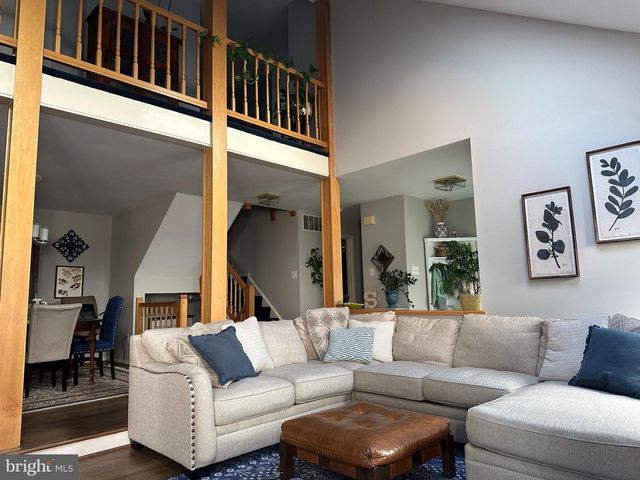 2907 ELMTOP CT, Oakton, VA 22124