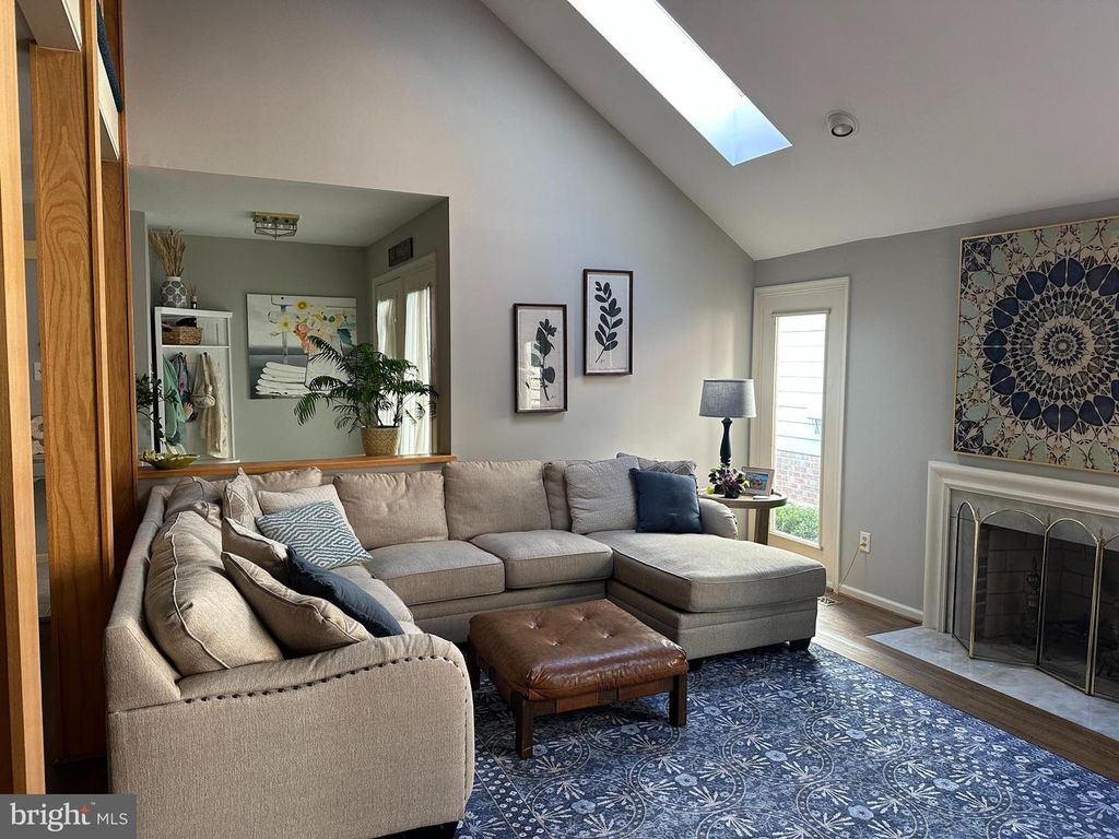 2907 ELMTOP CT, Oakton, VA 22124