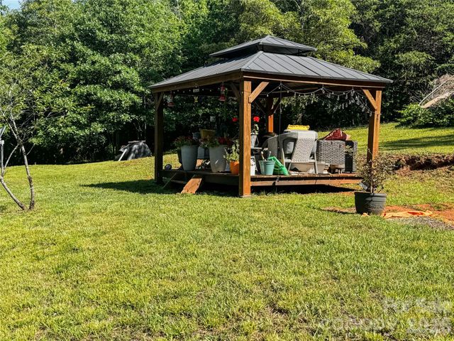 306 Golden Valley Road, Casar, NC 28020
