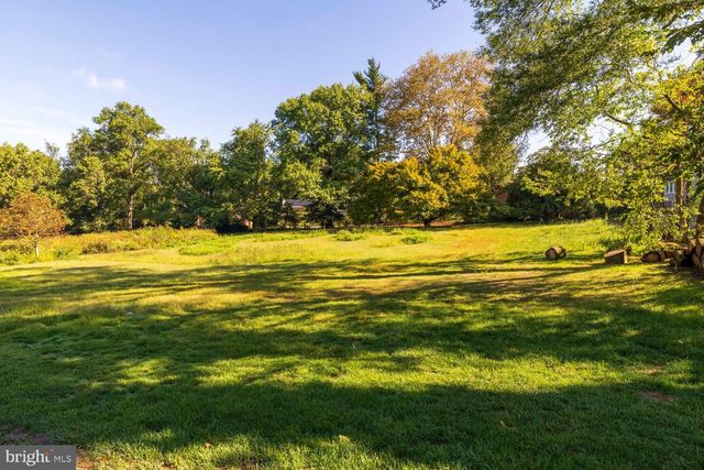 3025 W SCHOOL HOUSE LN, Philadelphia, PA 19144