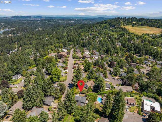 17121 WALL St, Lake Oswego, OR 97034