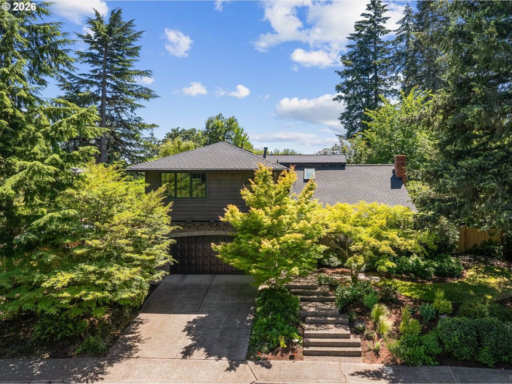 17121 WALL St, Lake Oswego, OR 97034