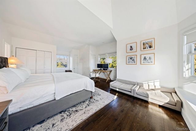 30 Exchange Place, Westhampton Beach, NY 11978