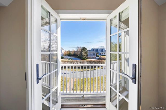 30 Exchange Place, Westhampton Beach, NY 11978