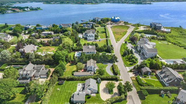 30 Exchange Place, Westhampton Beach, NY 11978