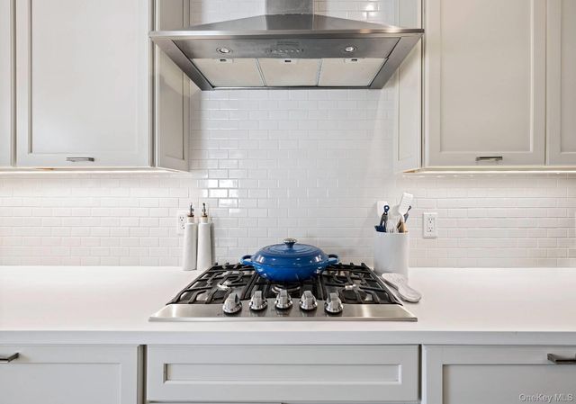 30 Exchange Place, Westhampton Beach, NY 11978