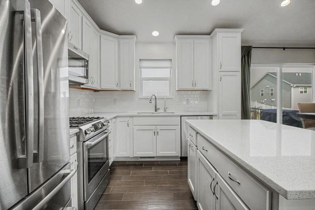 908 Ashford Road, Belle Plaine, MN 56011