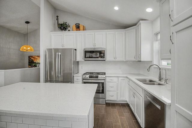 908 Ashford Road, Belle Plaine, MN 56011