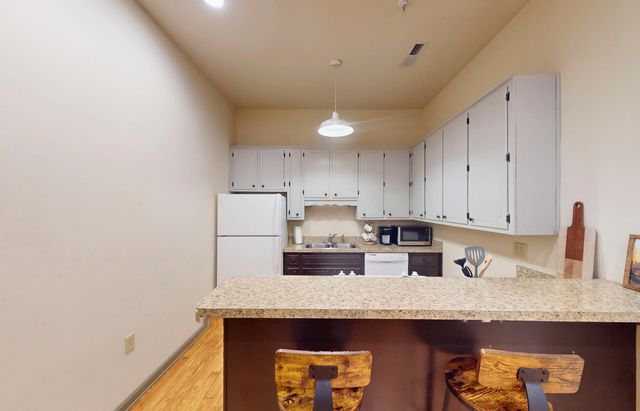 135 Salem AVE, Roanoke, VA 24011