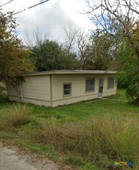 208 & 210 Harris Street, Edna, TX 77957