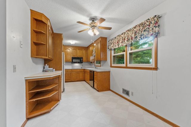 310 Lanewood Lane N, Plymouth, MN 55447