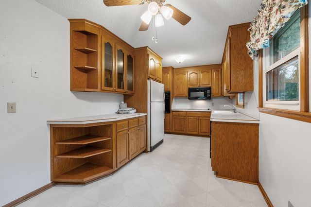 310 Lanewood Lane N, Plymouth, MN 55447