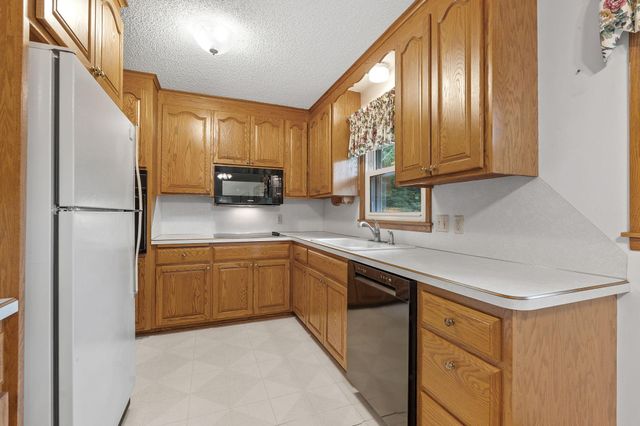 310 Lanewood Lane N, Plymouth, MN 55447
