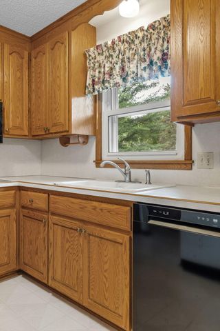 310 Lanewood Lane N, Plymouth, MN 55447