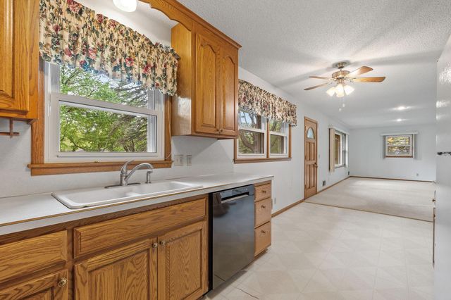 310 Lanewood Lane N, Plymouth, MN 55447
