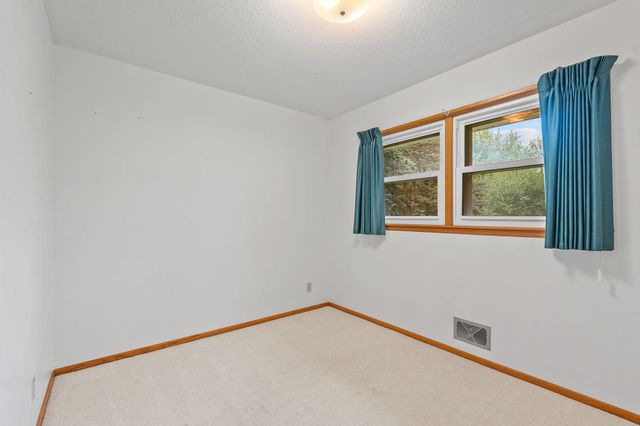 310 Lanewood Lane N, Plymouth, MN 55447