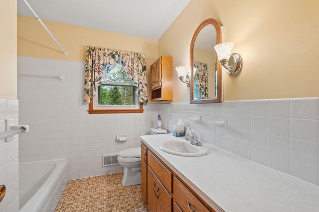 310 Lanewood Lane N, Plymouth, MN 55447